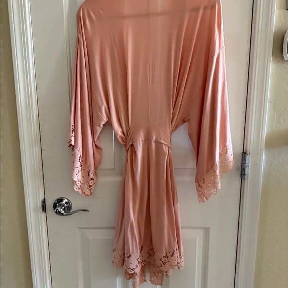 $148 Eberjey Women's Pink(peachy) Lace Knit Kimono Sleeve Self-Tie Naya Robe  M - Picture 8 of 9